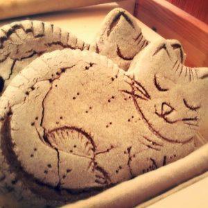 Leipomoliike K.E. Avikainen logo